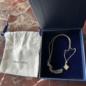 Gold Clover Pendant Necklace